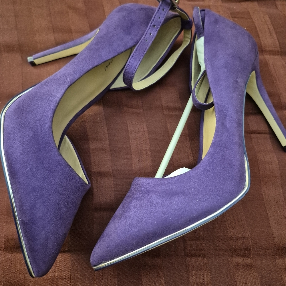 Elegant Purple Women's Heels NEW NEVER WORN,
